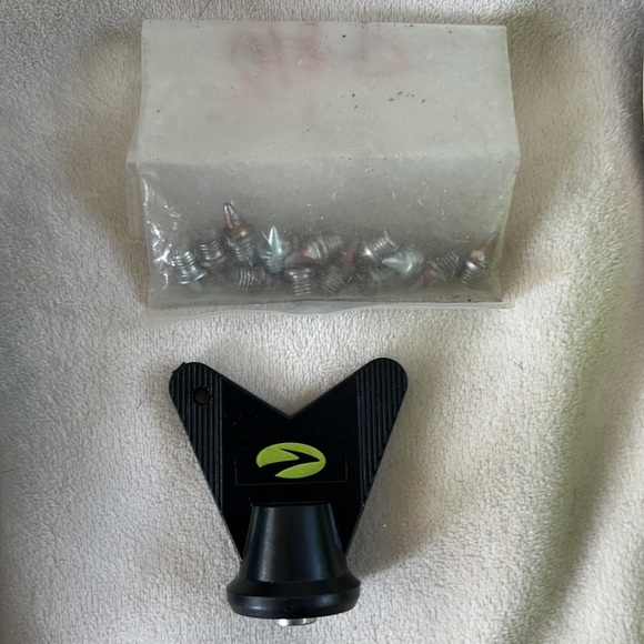 Brooks XC racing spikes - Picture 8 of 10